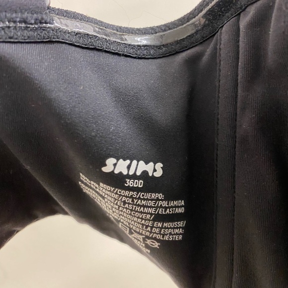 SKIMS fits everybody black bra 36DD - Picture 3 of 4